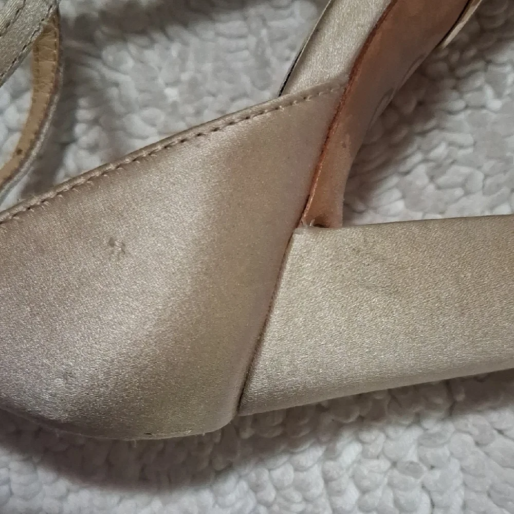 Badgley Mischka Champagne Satin Crystal T-Strap Heels - Picture 10 of 10